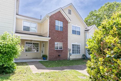 6802 French Quarter Ct, Hixson, TN 37343