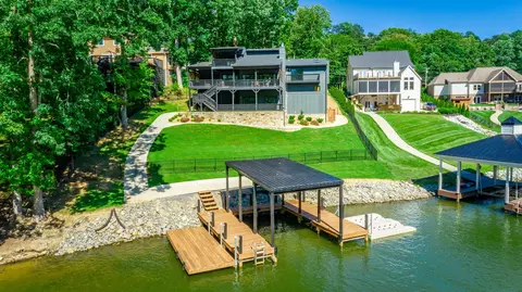 4910 Shoreline Dr, Chattanooga, TN 37416