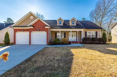 7573 Passport Dr, Ooltewah, TN 37363
