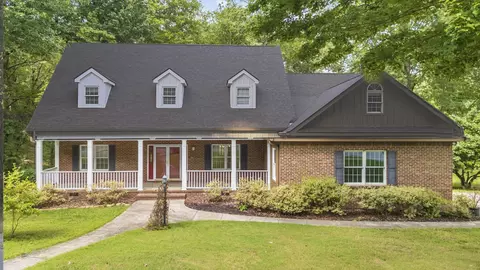 3837 Windtree Dr, Signal Mountain, TN 37377