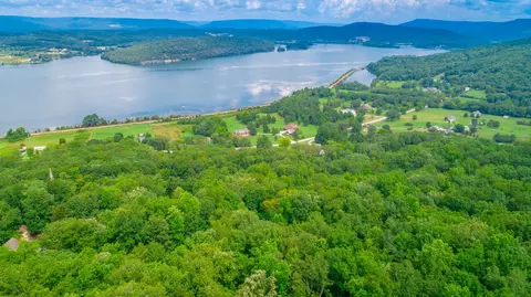 25 Nickajack Trce, South Pittsburg, TN 37380