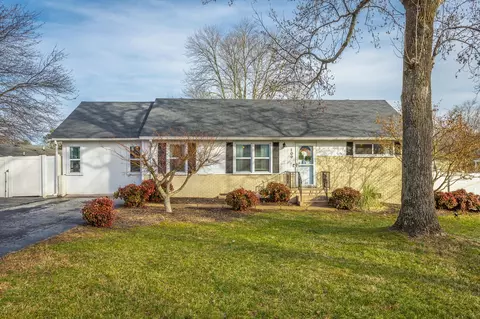 109 Stephenson Dr, Fort Oglethorpe, GA 30742