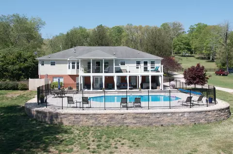 2727 Thicket Rd, Soddy Daisy, TN 37379