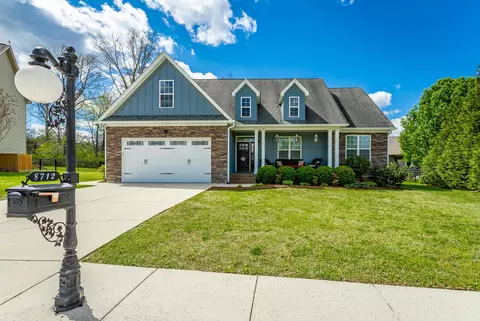 8712 Walnut Leaf Dr, Ooltewah, TN 37363