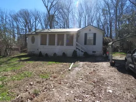 415 Hickory St, Rossville, GA 30741