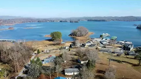 206 Lakeshire Dr, Spring City, TN 37381