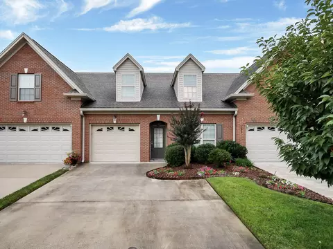 933 Lenox Cove Pl, Hixson, TN 37343