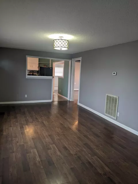 1044 Mackey Ave, Chattanooga, TN 37421 photo 3