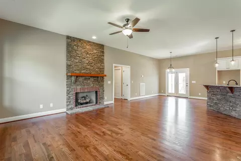623 Ginger Lake Dr, Rock Spring, GA 30739 photo 3