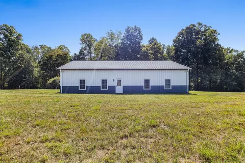 2 Albert Fentress Rd, Greenbrier, TN 37073