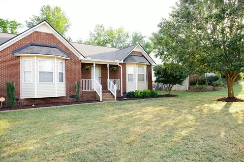 2109 Geneva Dr, Thompsons Station, TN 37179