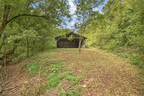 1310 Hunting Creek Rd, Whitleyville, TN 38588