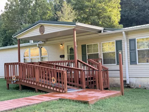 561 Mans Hollow Rd, Kingston, TN 37763