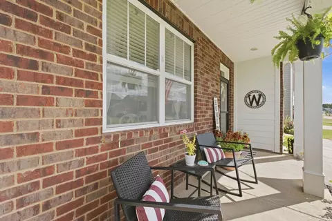 Exterior - 105 William Dylan Dr, Murfreesboro, TN 37129 photo 4 of 9