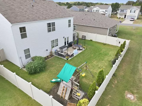 Exterior - 105 William Dylan Dr, Murfreesboro, TN 37129 photo 8 of 9