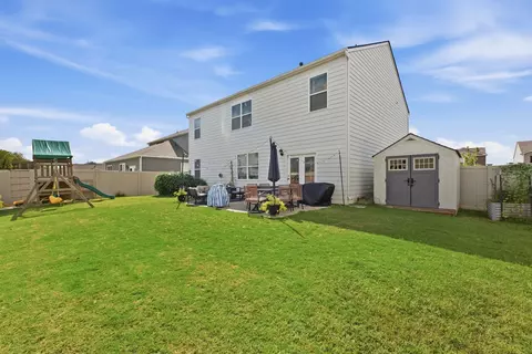 Exterior - 105 William Dylan Dr, Murfreesboro, TN 37129 photo 6 of 9