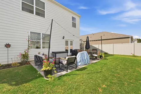 Exterior - 105 William Dylan Dr, Murfreesboro, TN 37129 photo 7 of 9