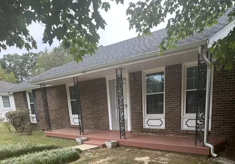425 Sherwood Dr, Tullahoma, TN 37388