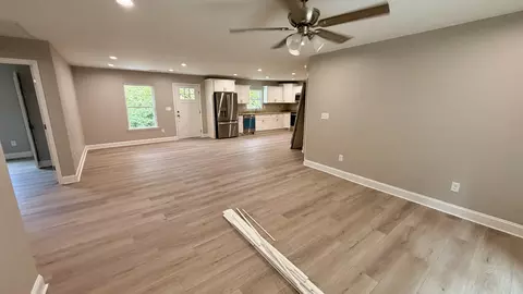 Living - 497 Five Points Rd, Dayton, TN 37321 photo 4 of 5