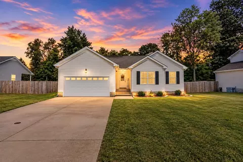 1395 Scrub Oak Dr, Clarksville, TN 37042