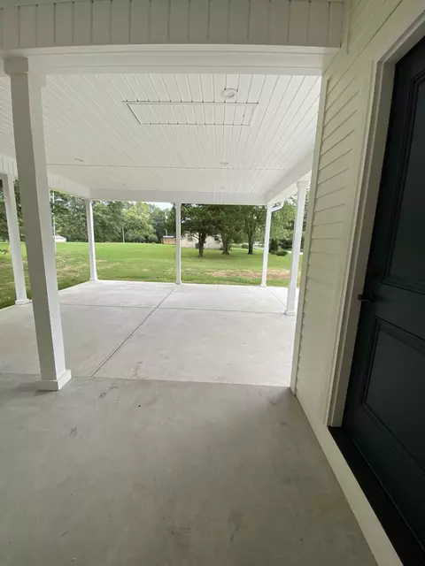 Exterior - 400 Carrie Ln, Loretto, TN 38469 photo 3 of 6