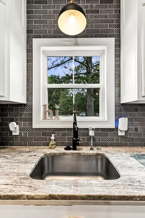 Kitchen - 400 Carrie Ln, Loretto, TN 38469 photo 5 of 8