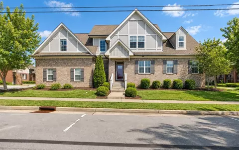 2738 Lakeland Dr, Nashville, TN 37214
