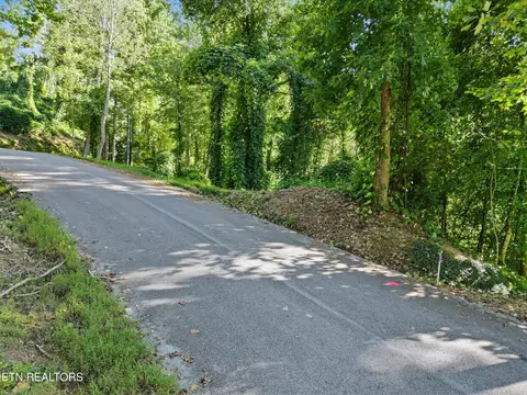 15 Davenport Rd, Gatlinburg, TN 37738