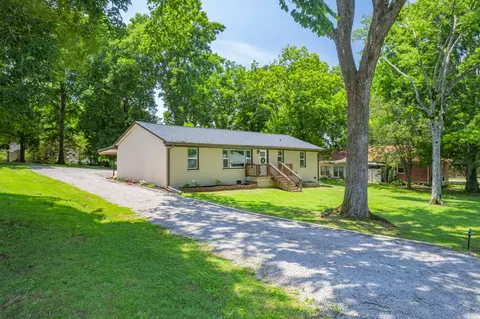 916 Battery Dr, Lewisburg, TN 37091
