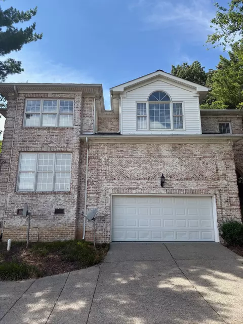 525 32nd Ave S, Nashville, TN 37212
