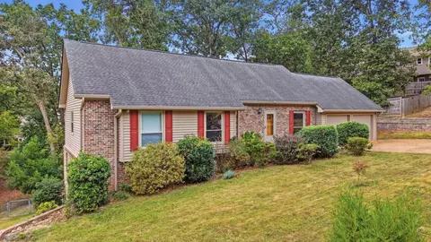 1624 Starboard Dr, Hixson, TN 37343