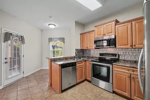 Kitchen - 3037 Brookside Path, Murfreesboro, TN 37128 photo 3 of 3