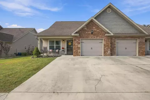 14 Sunset Cove Dr, Rossville, GA 30741