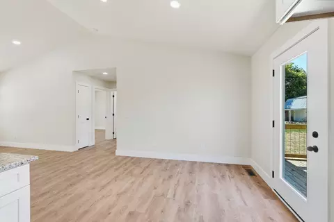 Living - 593 Doyle St, Doyle, TN 38559 photo 5 of 5