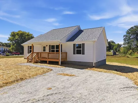 Exterior - 593 Doyle St, Doyle, TN 38559 photo 3 of 7