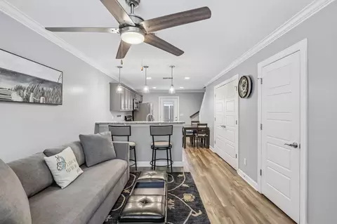 Living - 2506 E Main St #A5, Murfreesboro, TN 37127 photo 2 of 2