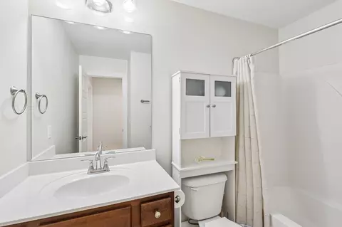 Bath - 2506 E Main St #A5, Murfreesboro, TN 37127 photo 2 of 3