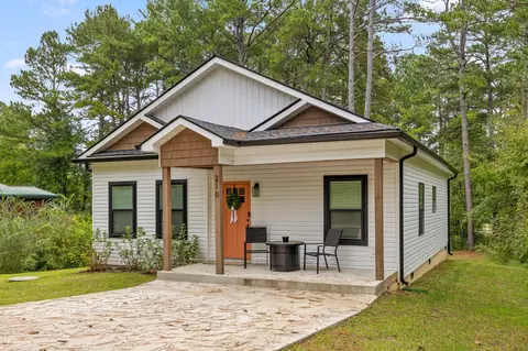 210 Neal Dr, Rossville, GA 30741
