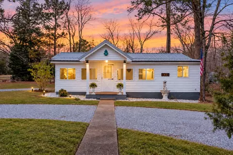 62 Foster Dr, Camden, TN 38320