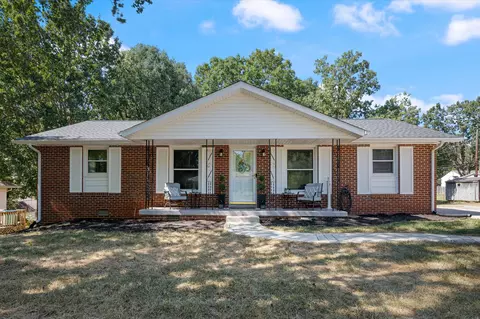 418 Seay Ct, Clarksville, TN 37043