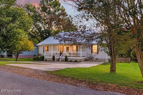 316 Circle R Dr, Benton, TN 37307