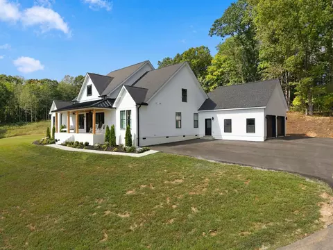 Exterior - 112 Berry Rd, Dickson, TN 37055 photo 6 of 12