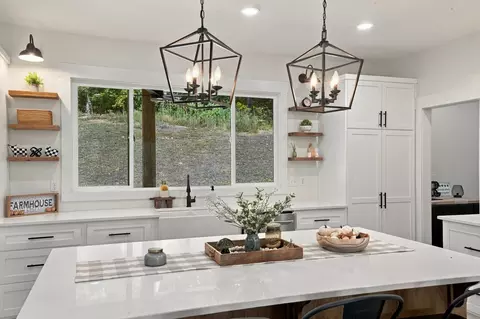 Kitchen - 112 Berry Rd, Dickson, TN 37055 photo 6 of 8