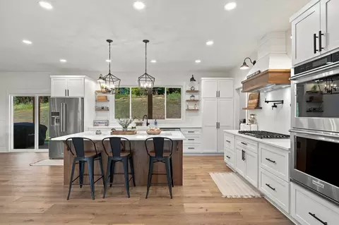 Kitchen - 112 Berry Rd, Dickson, TN 37055 photo 2 of 8