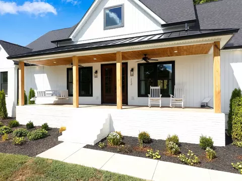 Exterior - 112 Berry Rd, Dickson, TN 37055 photo 7 of 12