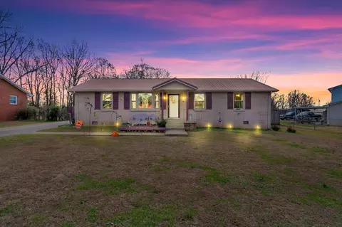 6810 Longview Dr, Murfreesboro, TN 37129