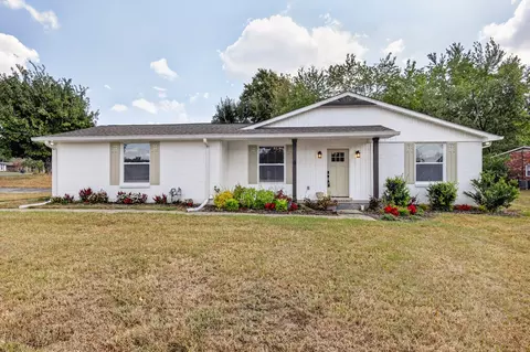4893 Rainer Dr, Old Hickory, TN 37138