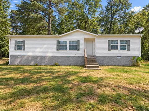 225 Pineview Rd, Linden, TN 37096