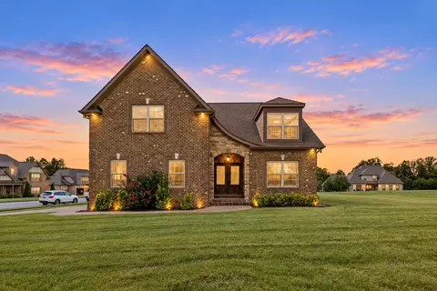 2731 Jasmine St, Lebanon, TN 37087
