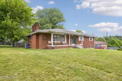 8012 Sharp Rd, Powell, TN 37849 photo 2